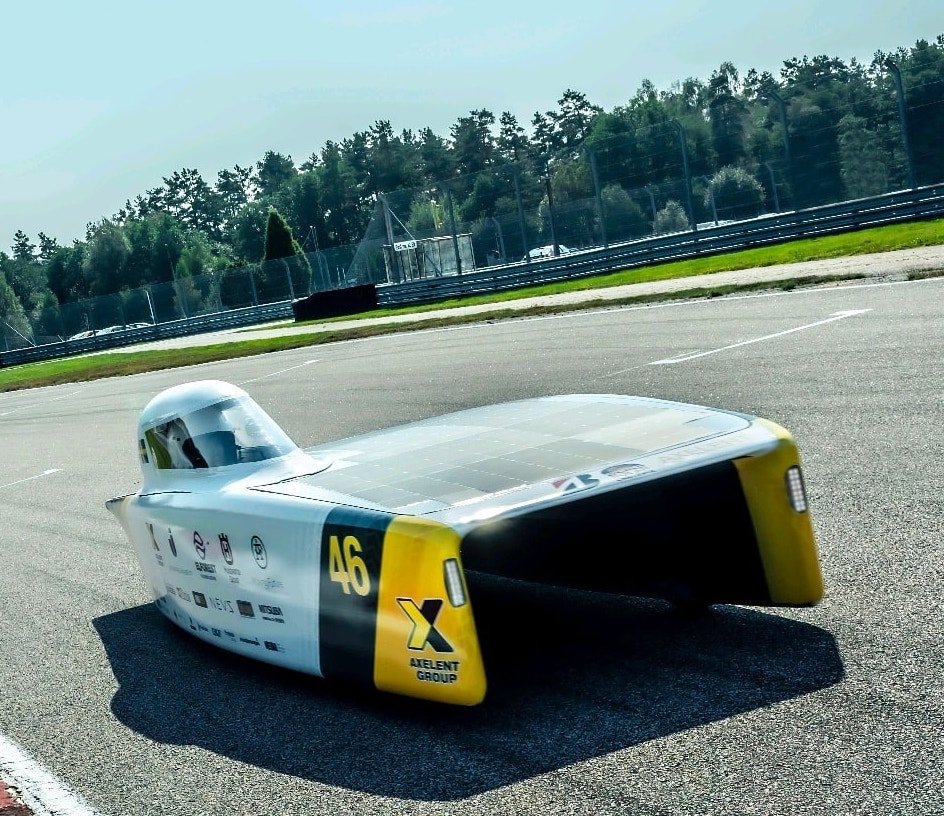 Kvaser helps Swedish university race contender on its solar travels